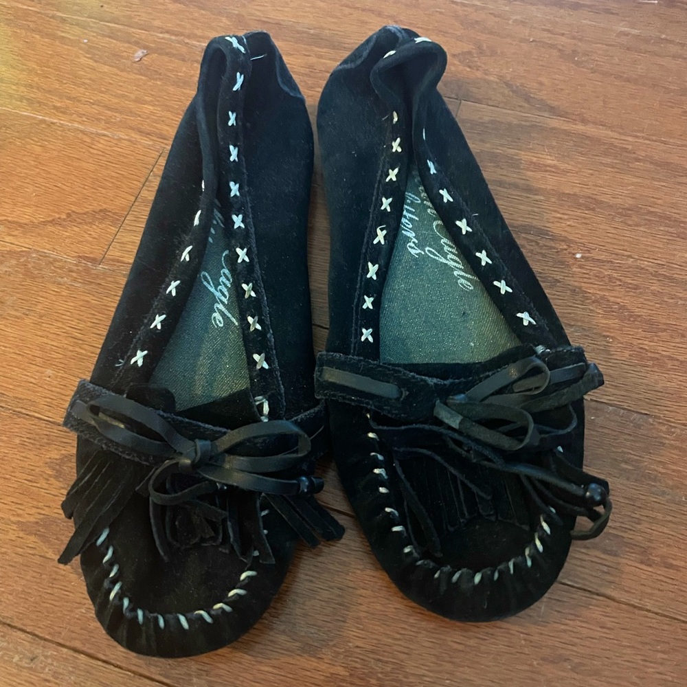 American Eagle Moccasins - Size 9
